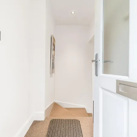 Chaucer's Retreat, Chaucer House, *